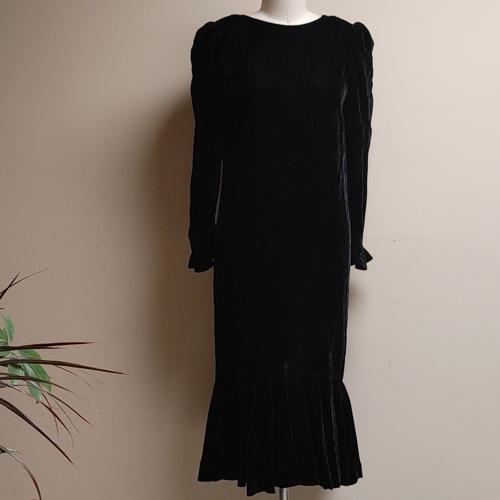 Vintage Black Velvet Opera Dress Size 4